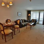 Hvd Riviera Ultra & Mineral Pool - Private & Free Parking منتجع غولدن ساندز