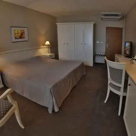 Hvd Riviera Ultra & Mineral Pool - Private & Free Parking 度假村 5*