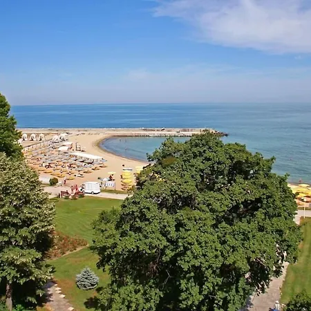 Курортний комплекс Hvd Riviera Ultra & Mineral Pool - Private & Free Parking